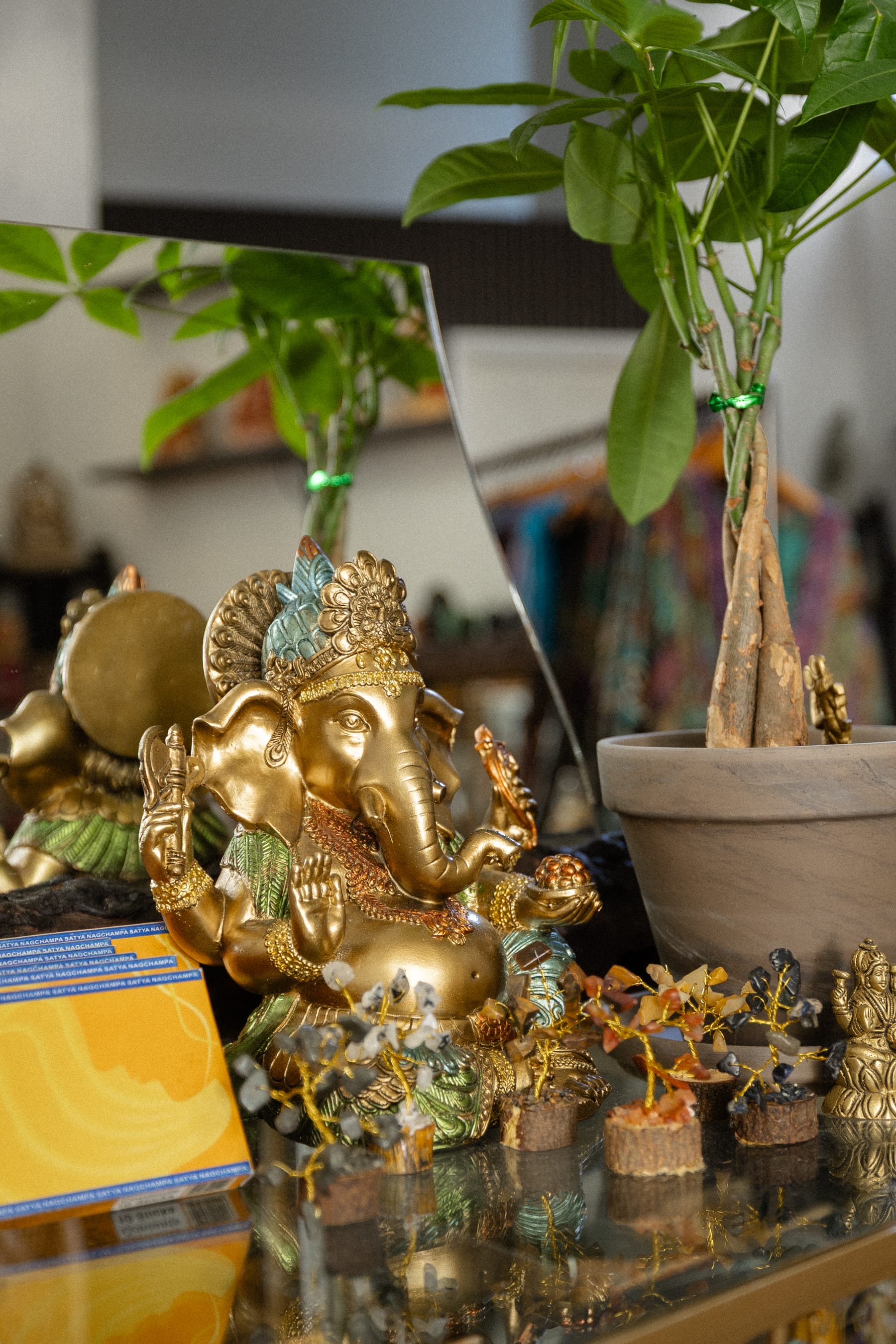 Golden Ganesha Statue Decor