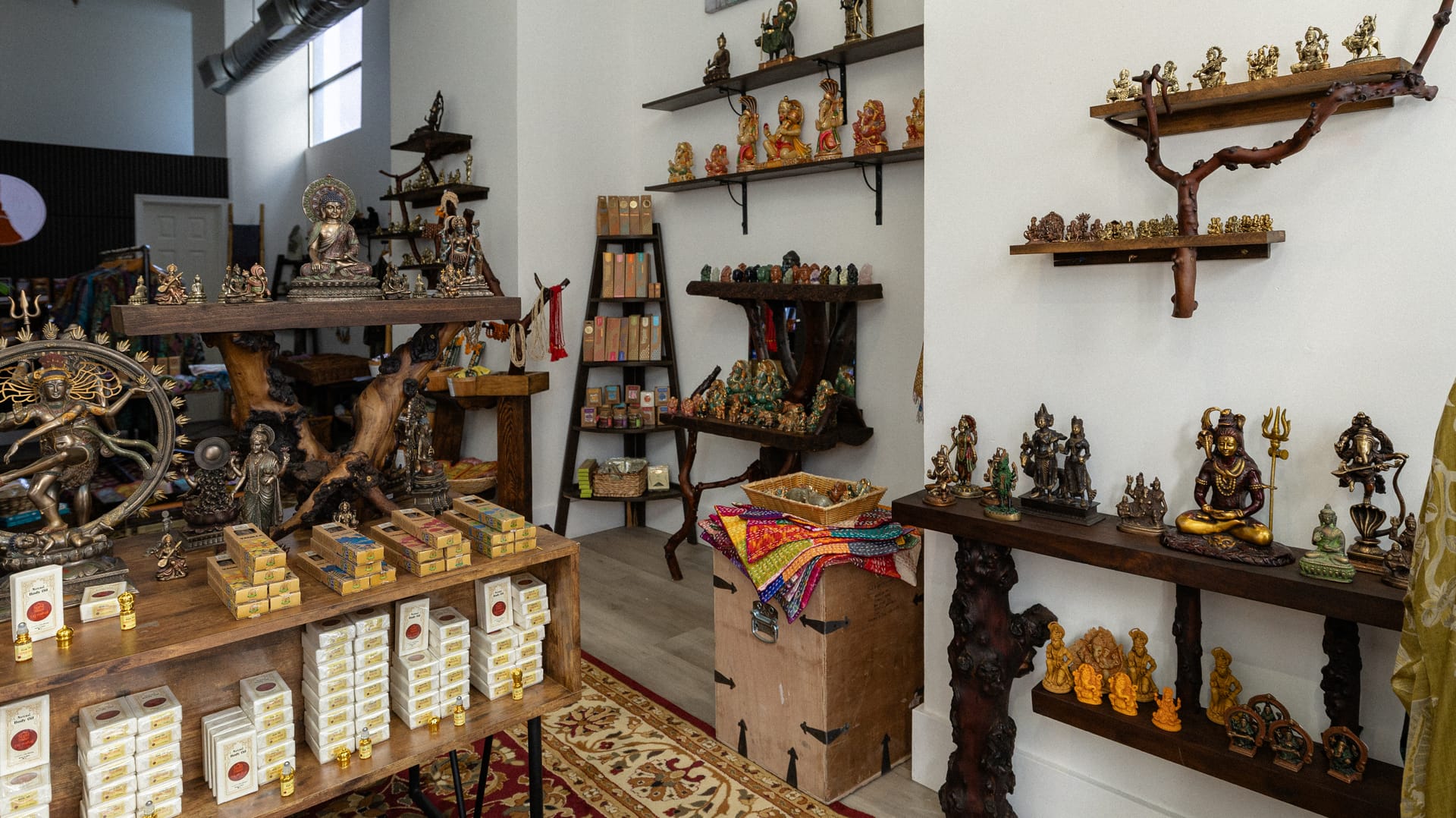 Taj Mahal Emporium decor