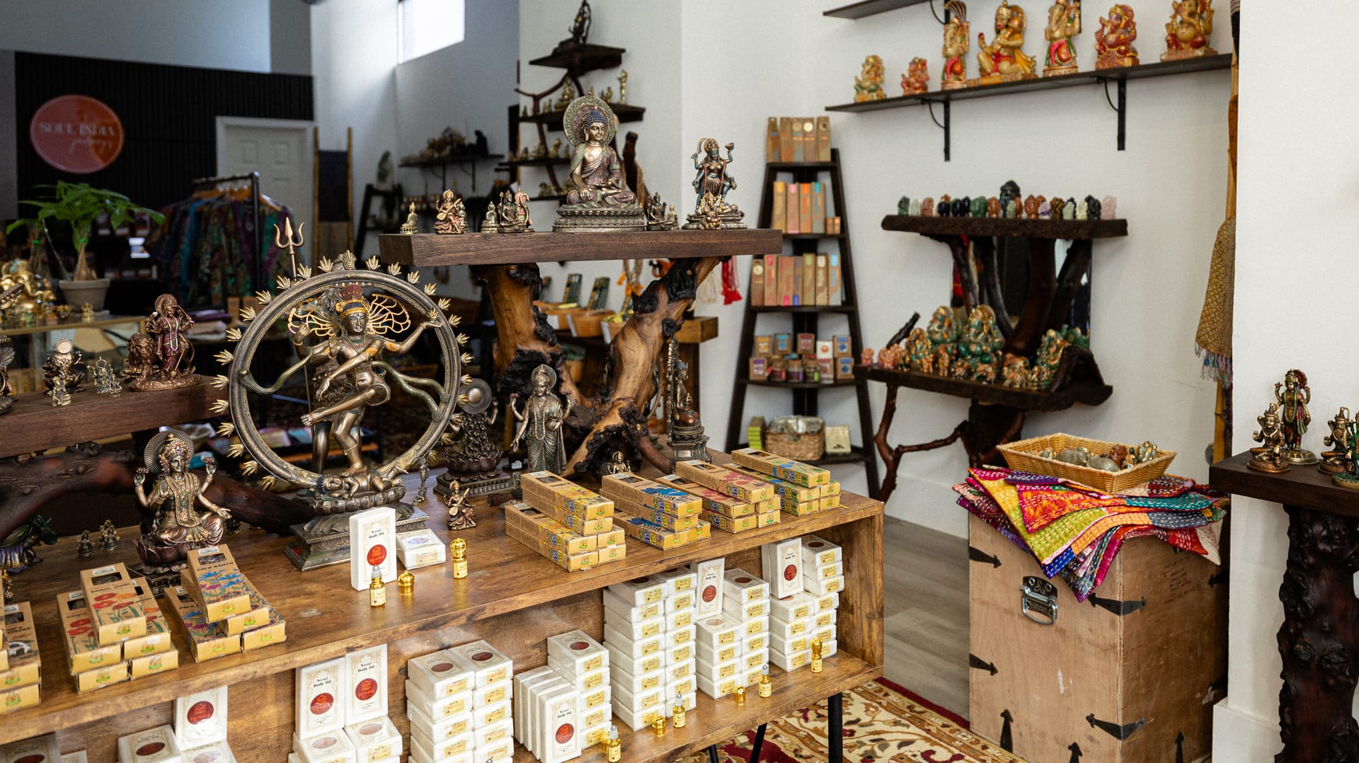 Taj Mahal Emporium clothing