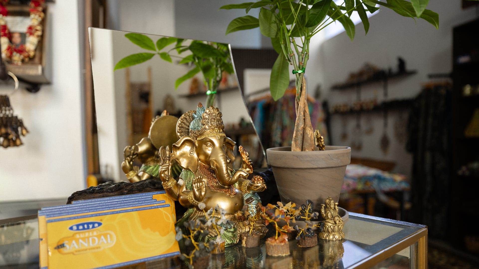 Taj Mahal Emporium store